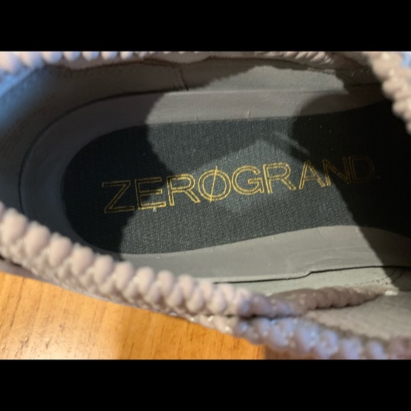 Cole Haan- Zerogrand Quilted sneaker! - Picture 5 of 11